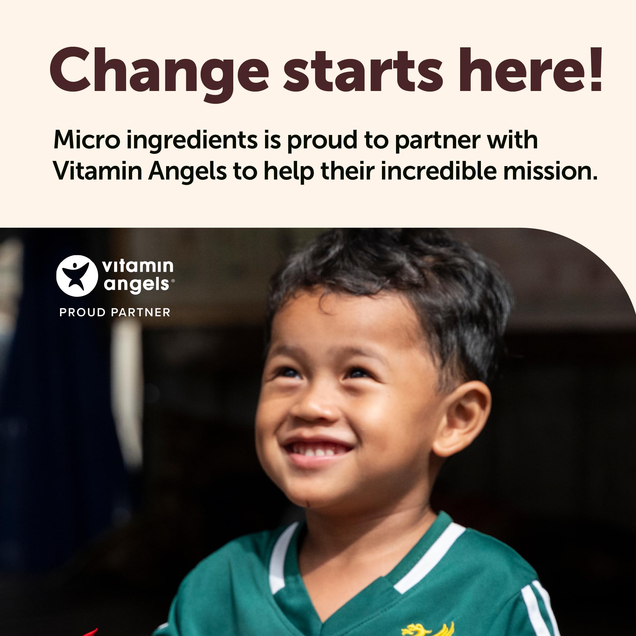 Micro Ingredients polvo en cocina junto a vaso y té para inspiración de uso