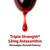 Micro Ingredients softgels en mano para apreciar tamaño práctico
