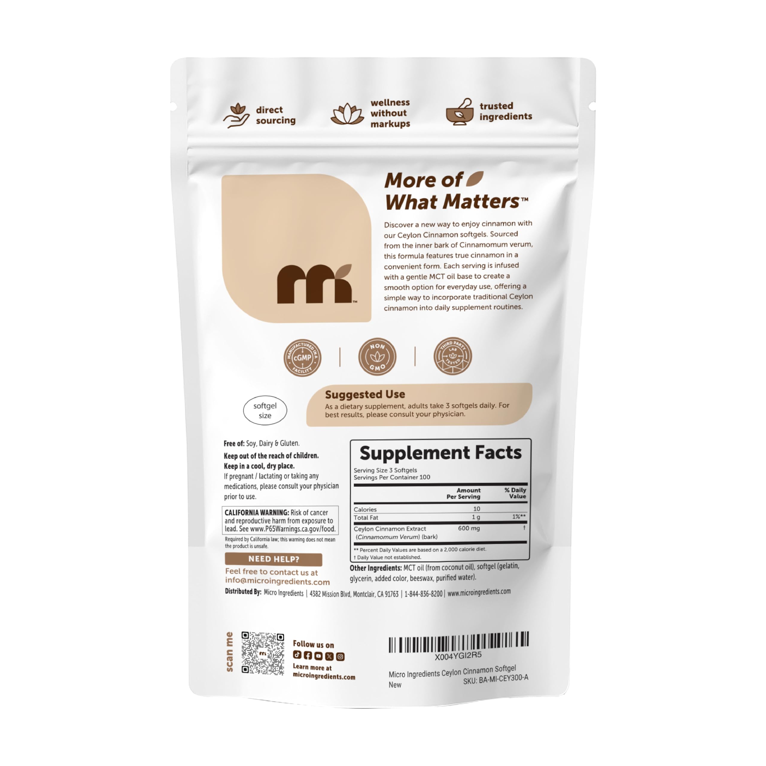 Micro Ingredients persona sosteniendo cápsula, uso práctico y toma rápida