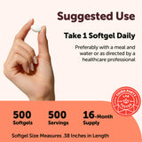 Micro Ingredients softgel en mano para comparar tamaño y dosificación diaria