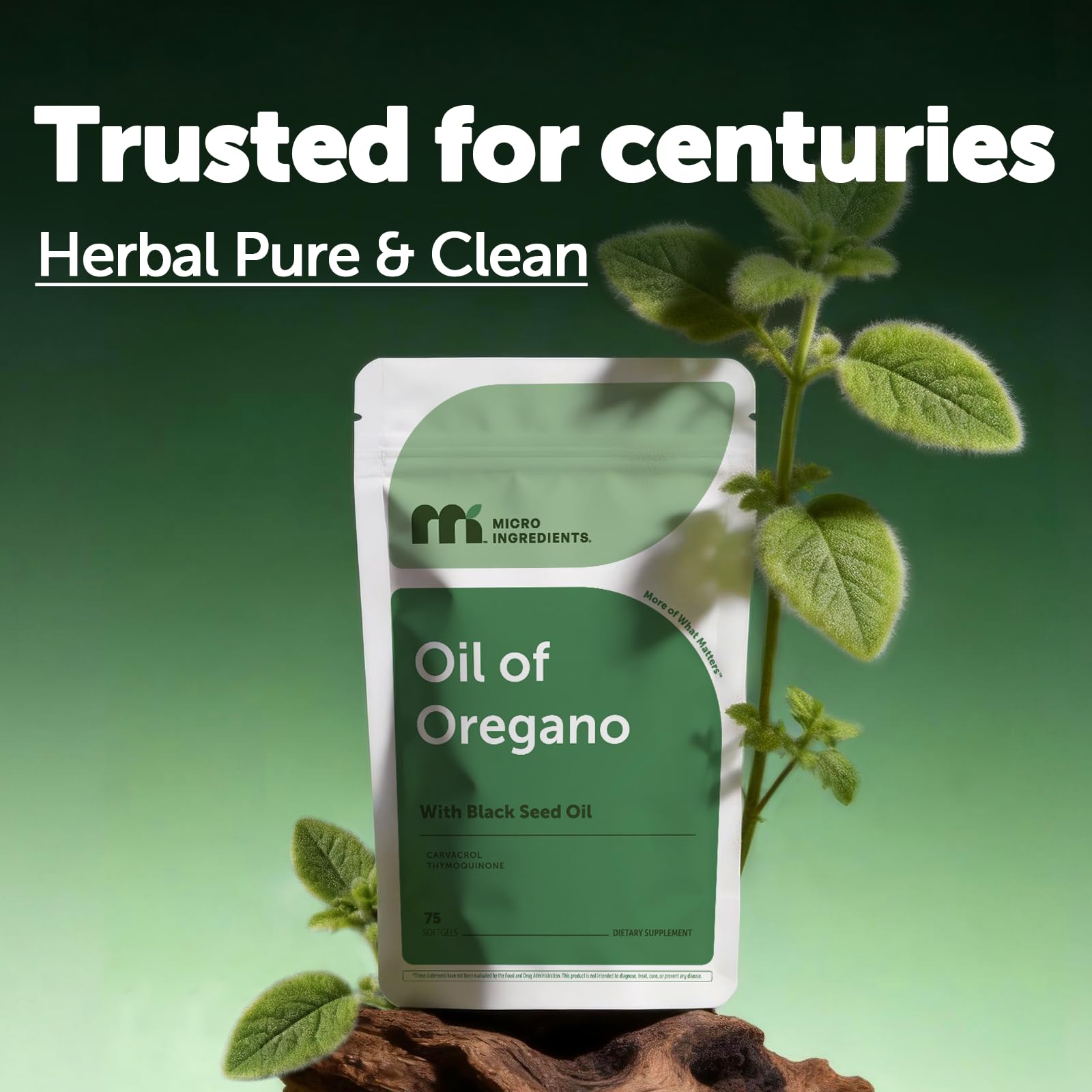 Micro Ingredients softgel en mano para comparar tamaño y facilidad de uso