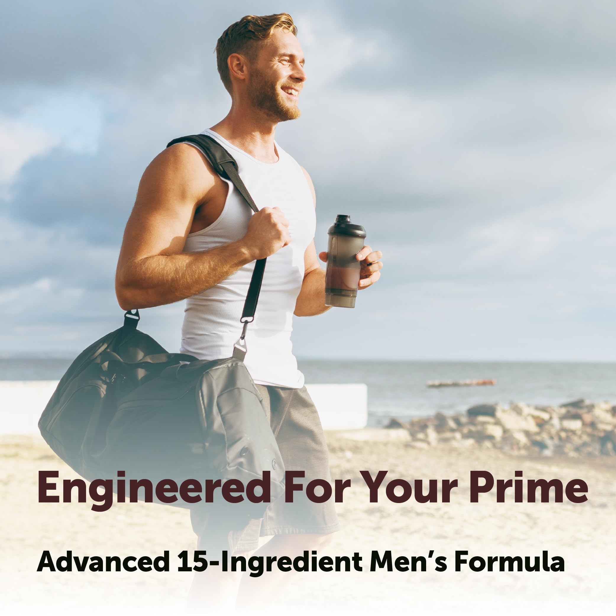 Micro Ingredients persona sosteniendo softgel mostrando la dosis diaria práctica