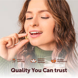Micro Ingredients softgels junto a una regla para comparar tamaño y dosis