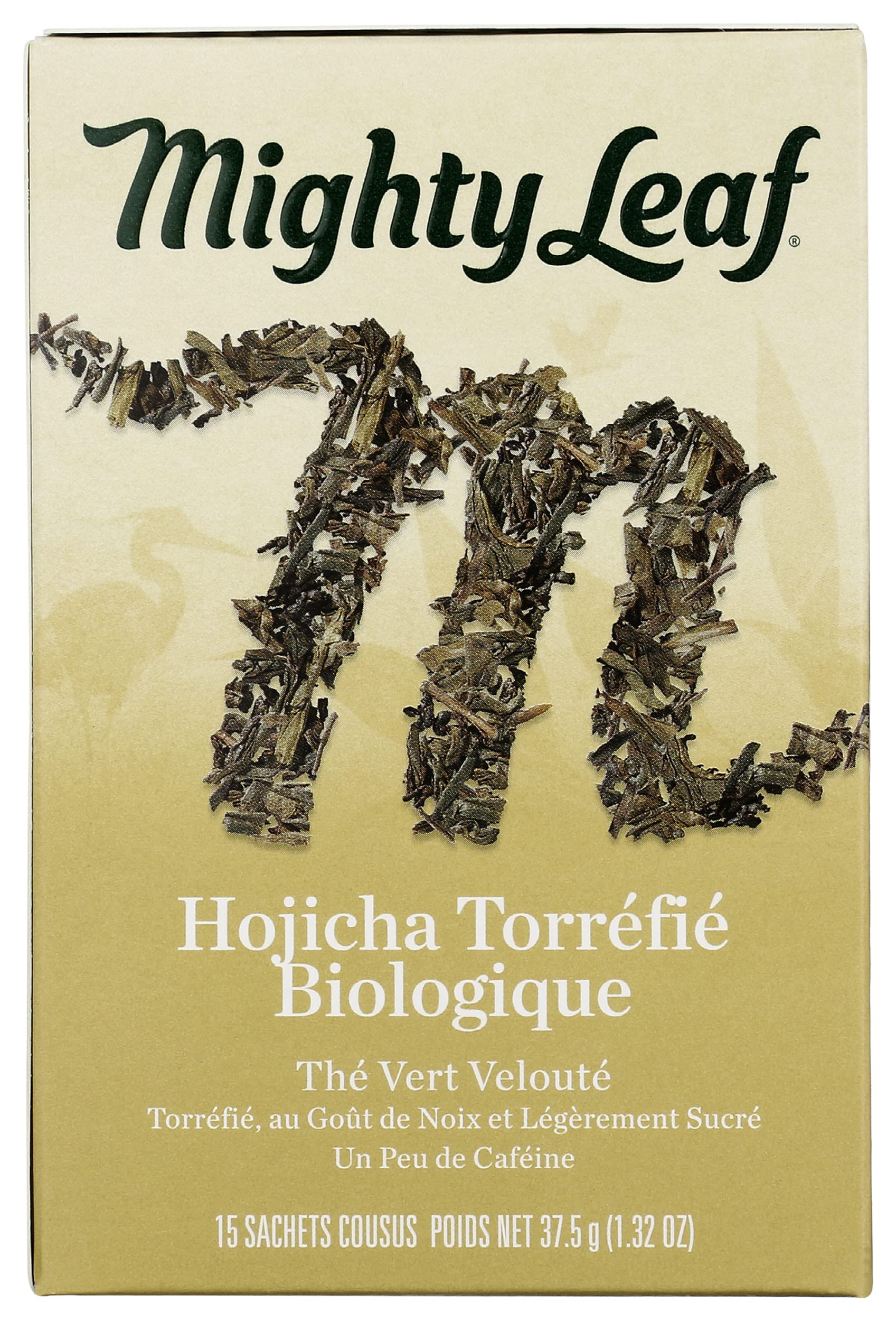 Mighty Leaf bolsita abierta con hojas enteras de hojicha, sabor tostado preservado