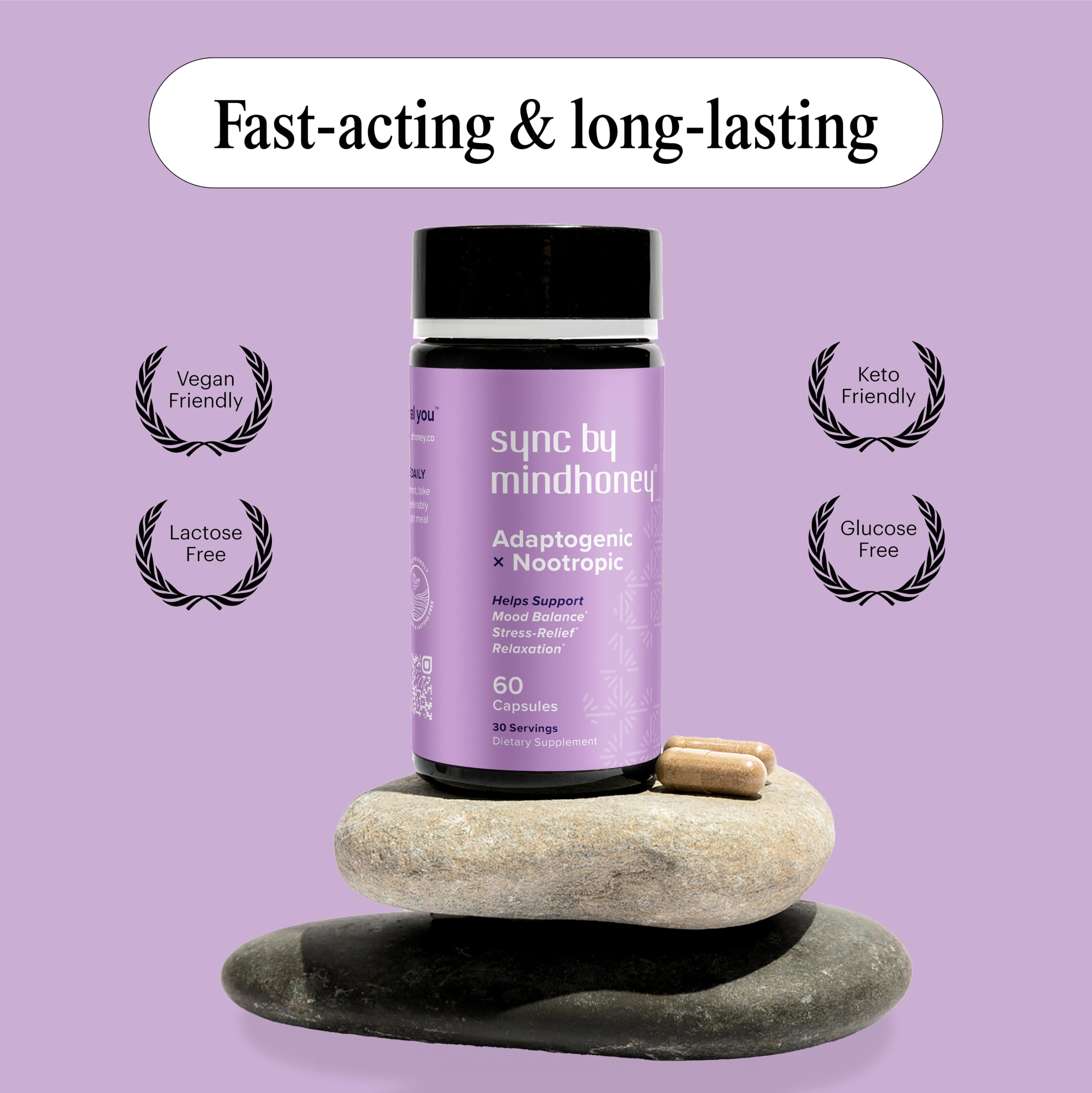 MINDHONEY frasco en rutina nocturna junto a lámpara para tranquilidad