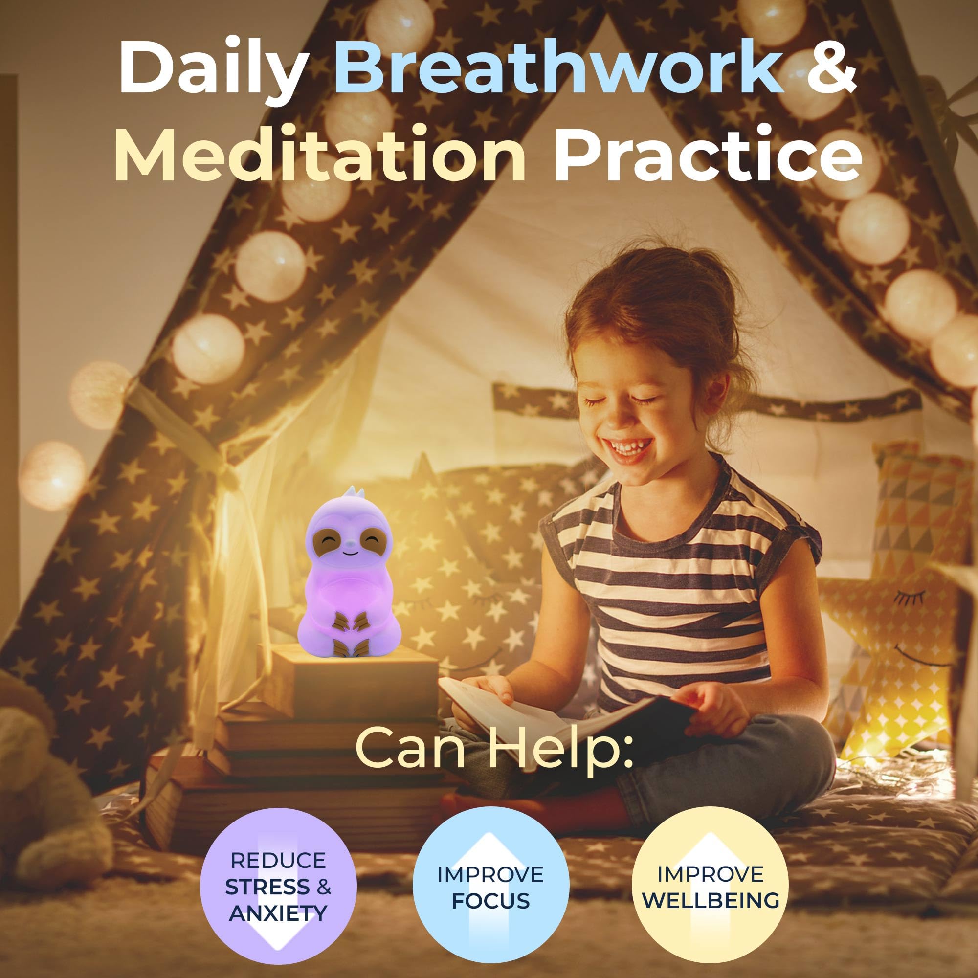 Mindsight Breathing Buddha junto a teléfono para comparar tamaño, portátil y compacto