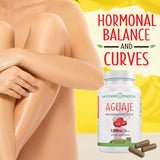 Mother Nature Organics cápsulas en mano mostrando tamaño fácil de tragar