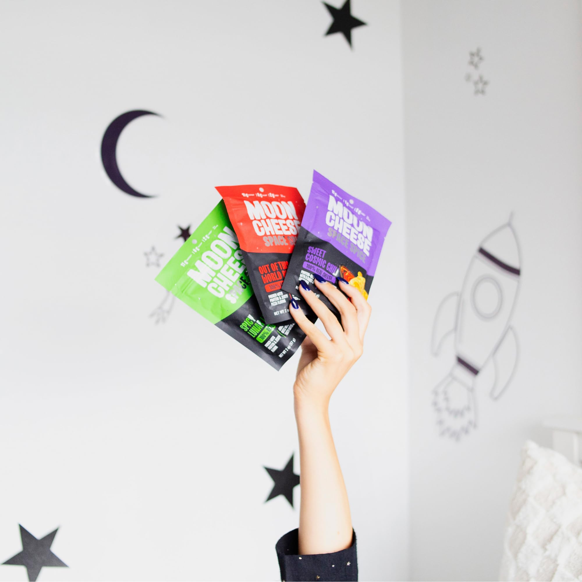 Moon Cheese etiqueta nutricional destacando proteínas y bajo en carbos