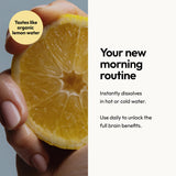 Moon Juice envase abierto mostrando polvo y facilidad de uso diario