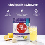 Moonstone Stone Stopper en cocina con frutas y botella, estilo de vida saludable y apetecible