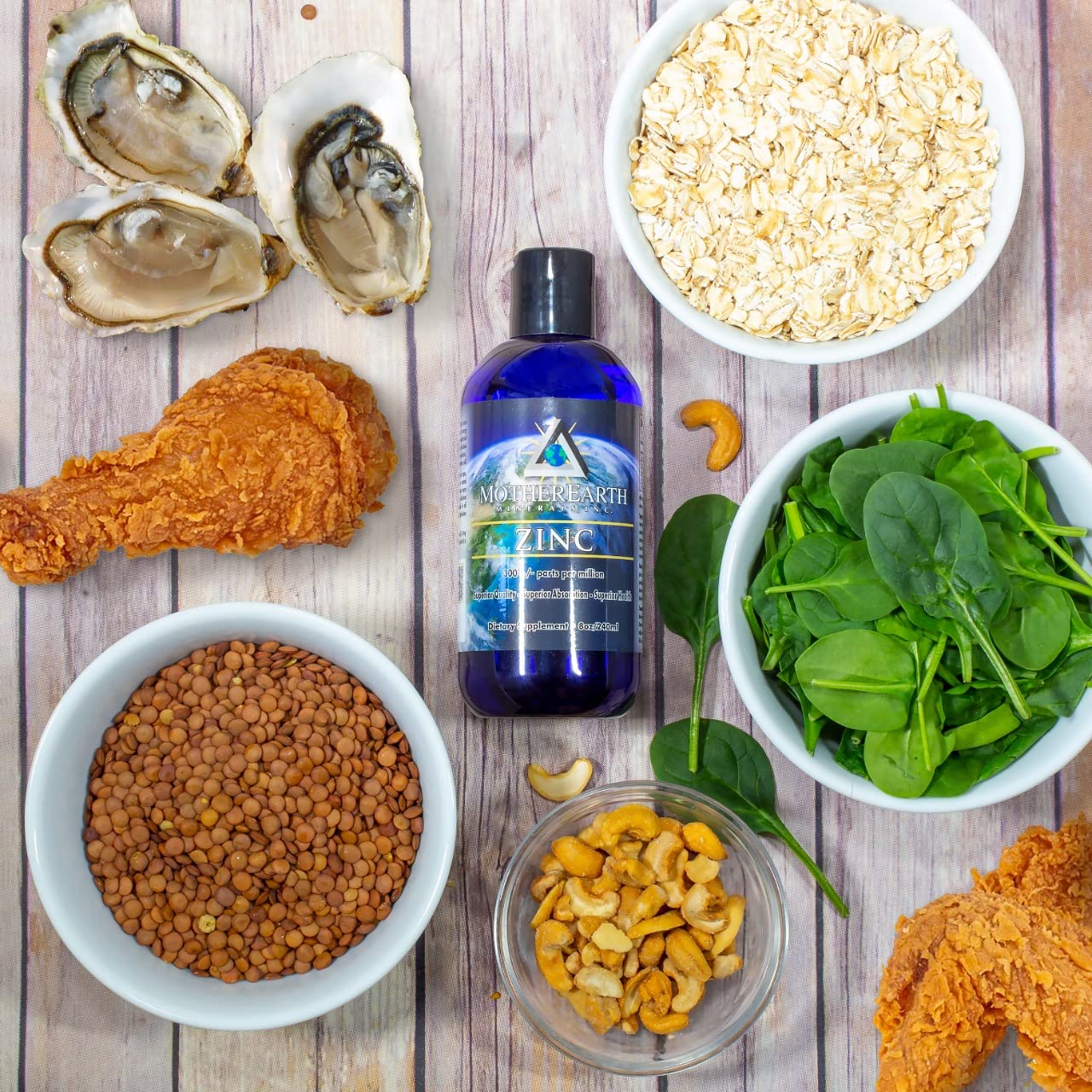Mother Earth Minerals etiqueta en primer plano con información de ingredientes y pureza