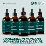 Mountain Meadow Herbs botella en mano para comparar tamaño y facilitar transporte