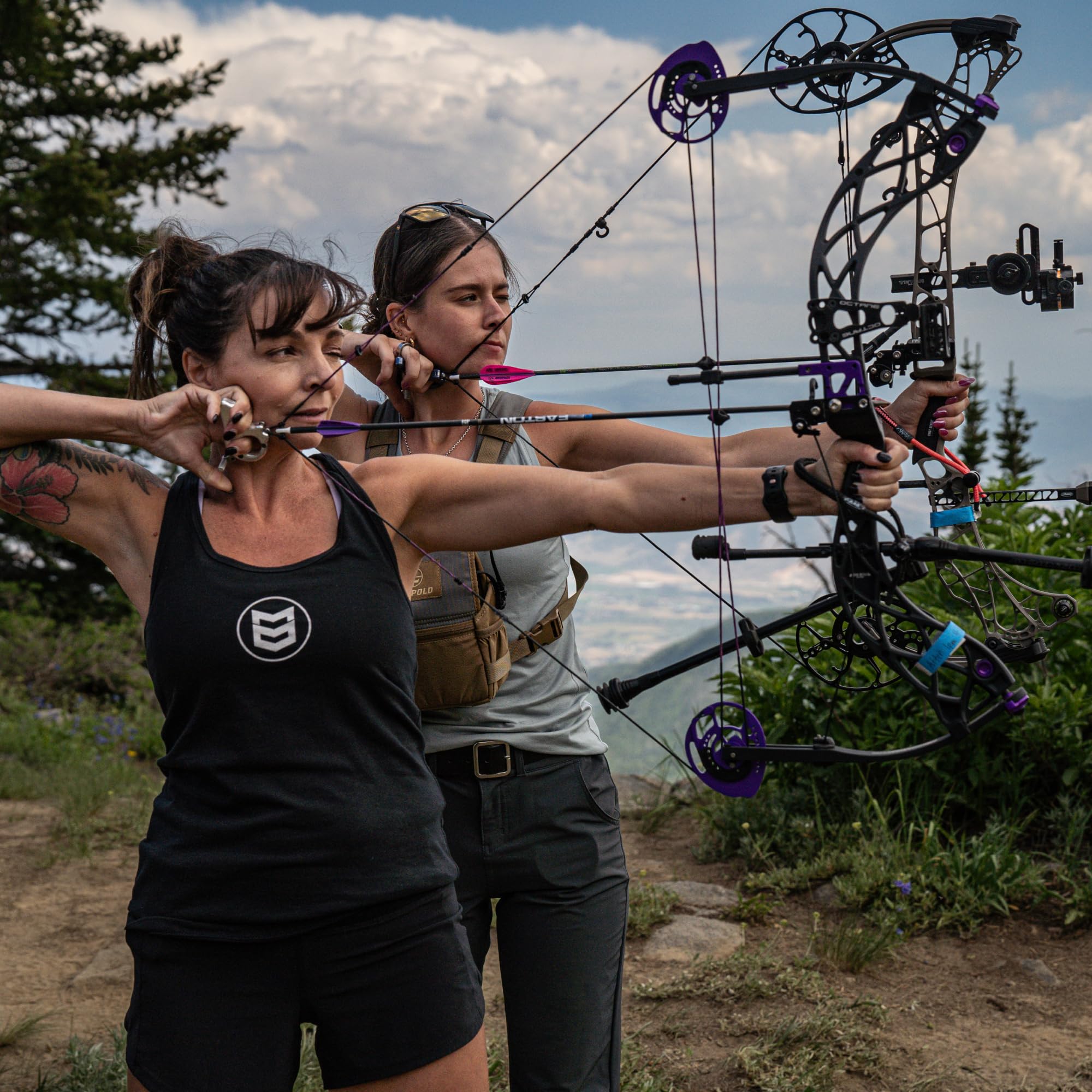 MTN OPS bote abierto con cápsulas visibles para mostrar cantidad y conveniencia