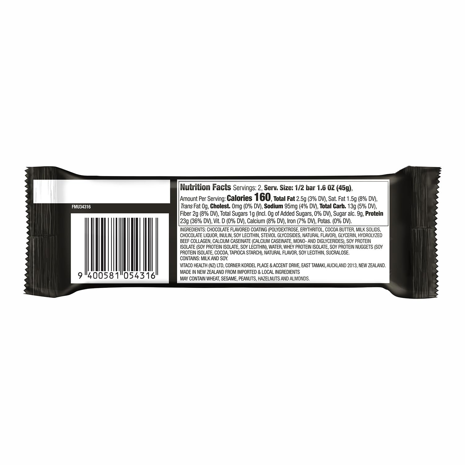 Musashi barra en mano para comparar tamaño, práctico como snack portátil