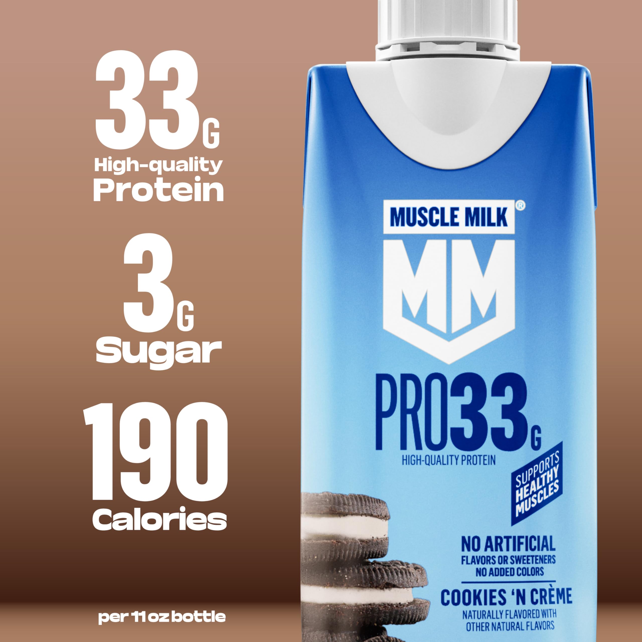 Cartón Muscle Milk en mano para comparar tamaño y facilidad de transporte
