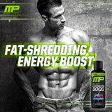 Muscle Pharm botella vertida en un vaso de agua para consumo inmediato