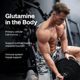 MuscleTech glutamina mezclada en batido demostrando compatibilidad con proteínas