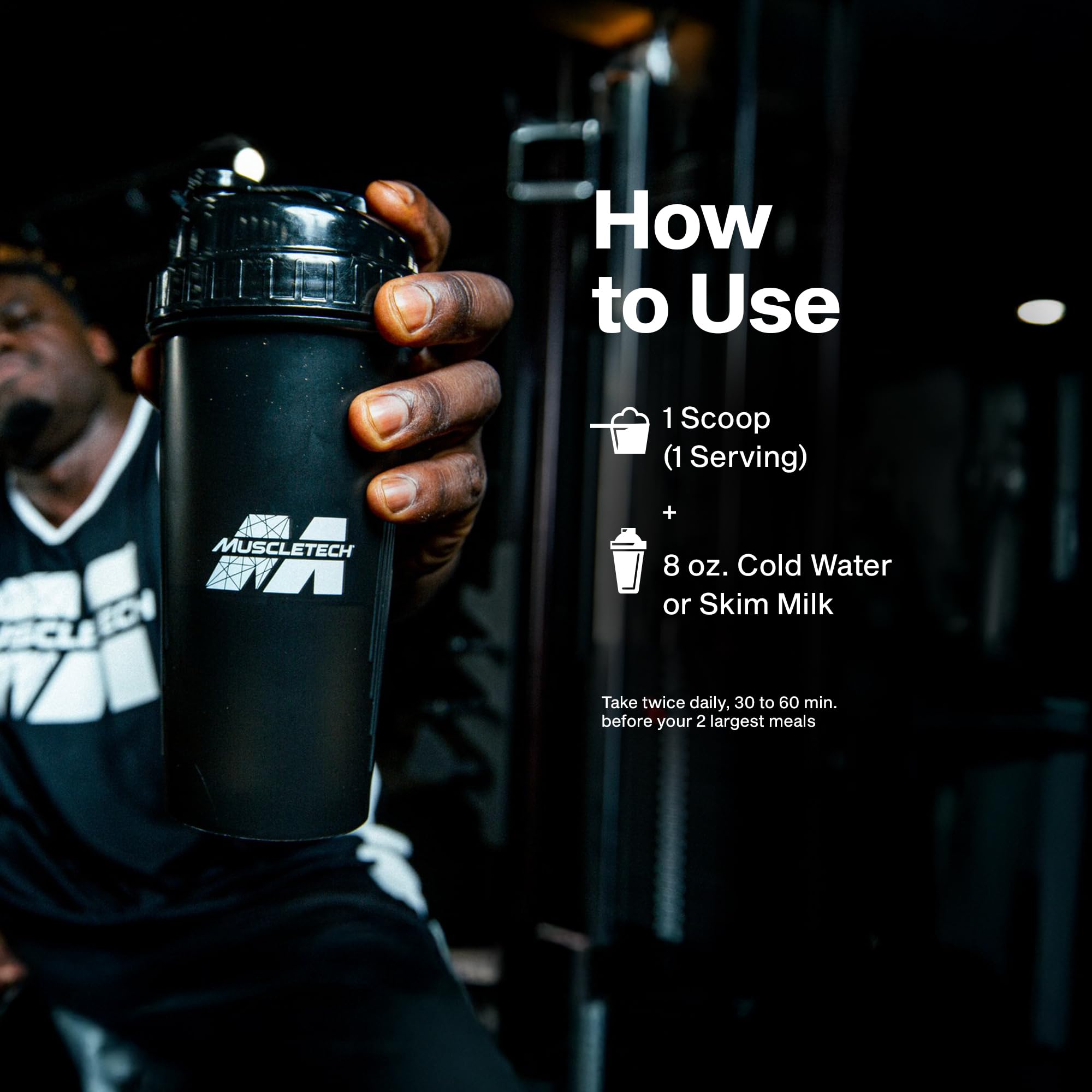 MuscleTech producto en gimnasio junto a pesas enfatizando uso para entrenamiento y recuperación