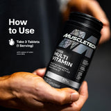 MuscleTech bote en una mesa de desayuno enfatizando uso diario práctico