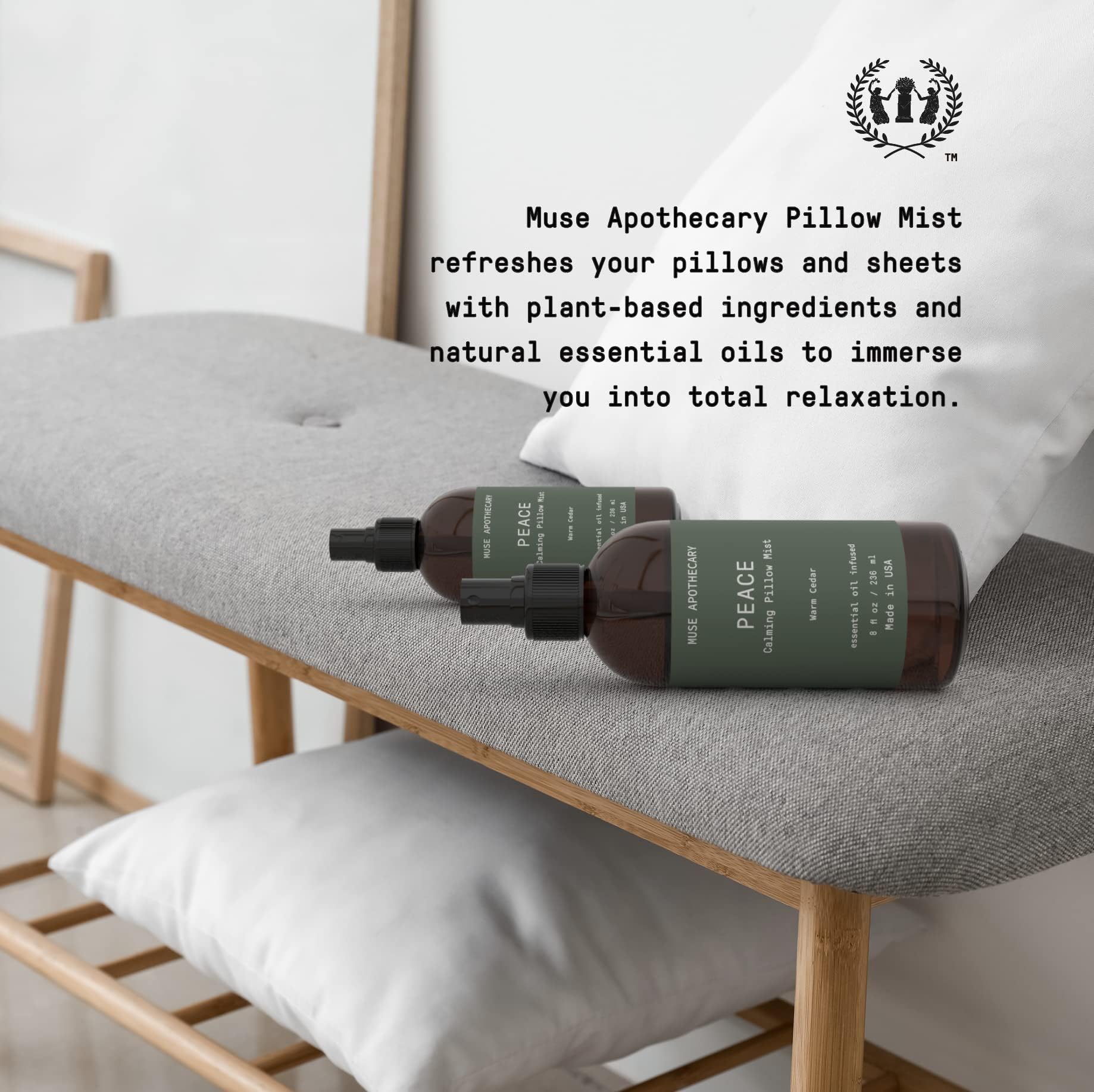 Muse Apothecary spray aplicado sobre almohada para promover relajación nocturna