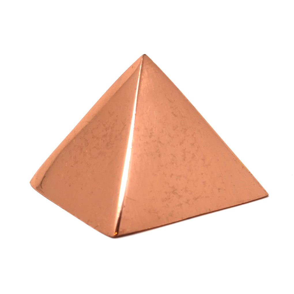 MYDEAL PRODUCTS pirámide de cobre vista frontal, elemento focal para meditación