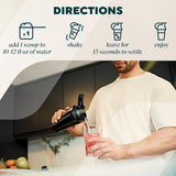 Myprotein el bote junto a una pesa para comparar tamaño y porciones