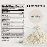 Myprotein bote sobre mesa de gimnasio ilustrando uso antes y después del entrenamiento