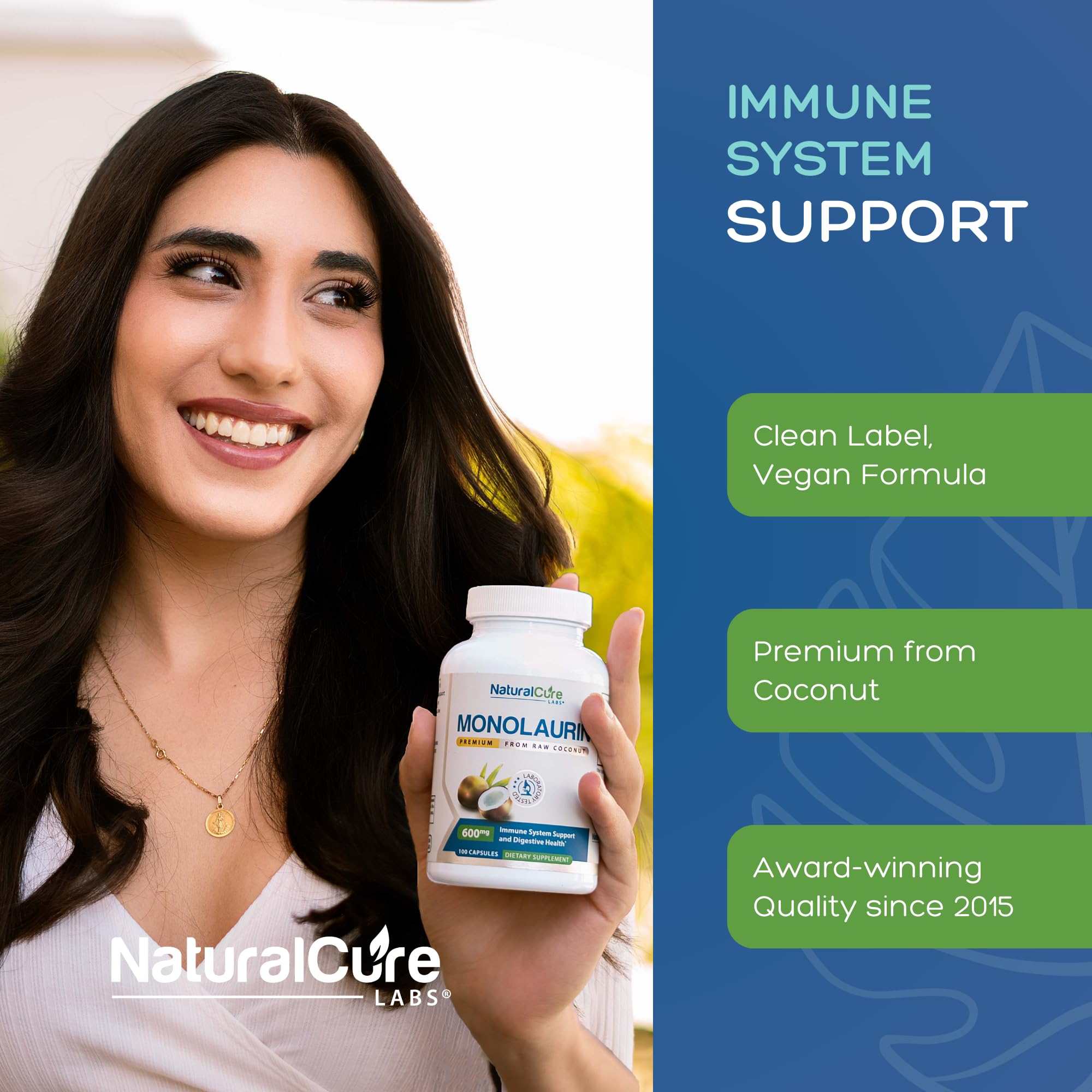 Natural Cure Labs cápsulas en mano para comparar tamaño y fácil dosificación