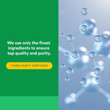 Natural Factors cápsula en mano para comparar tamaño y facilidad de ingestión