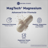 NATURAL STACKS MagTech en escritorio junto a libro para rutina diaria