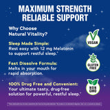 Natural Vitality tableta junto a mano para comparar tamaño práctico