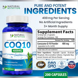 Natural Vitamin CoQ10 cápsula en la mano, ilustra facilidad de uso diario