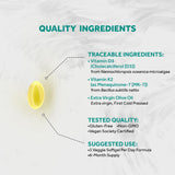 Naturalis softgel en mano demostrando tamaño y porción diaria