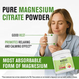 Vaso con NaturalSlim MagicMag disuelto en agua fría demostrando mezcla instantánea