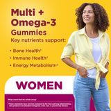 Nature Made mano sujetando gomitas para mostrar tamaño y cantidad por porción