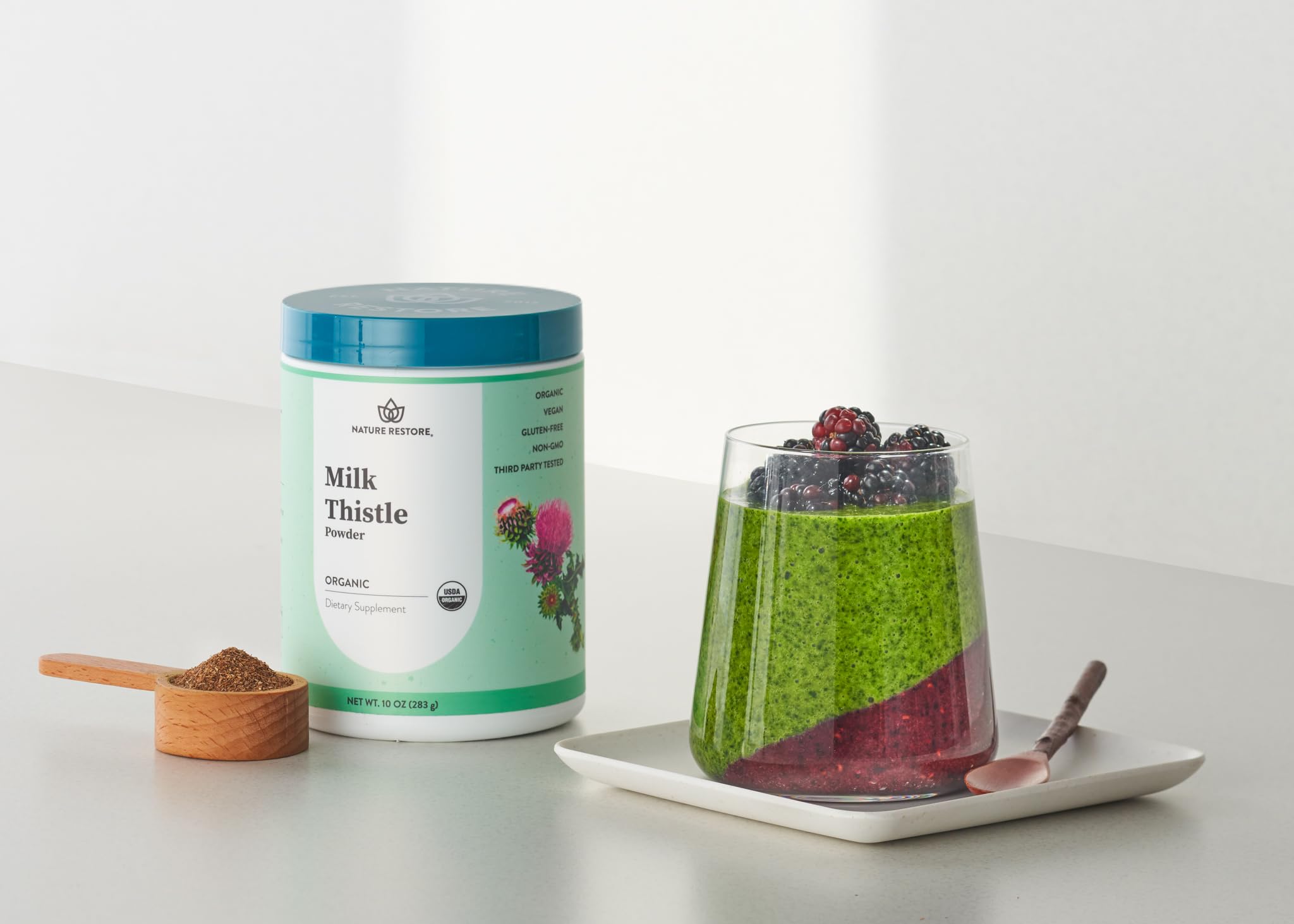 Nature Restore en cocina local con frasco abierto, envasado en Southern California