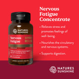 Nature's Sunshine envase en mano para comparar tamaño y simplicidad de transporte