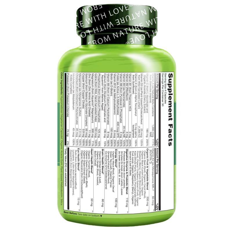NATURELO hombre tomando suplemento para energía y bienestar diario