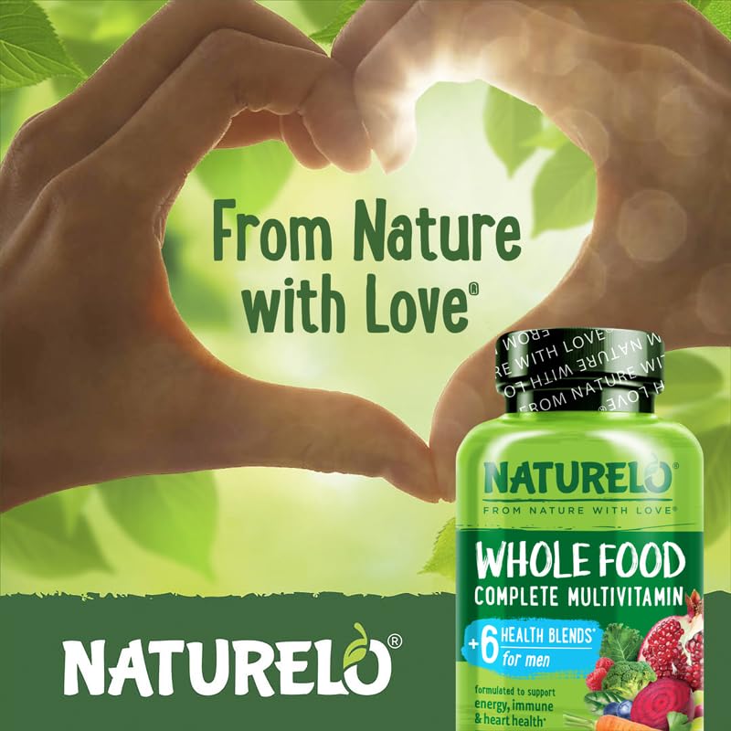 NATURELO cápsula en mano para comparar tamaño y dosificación práctica