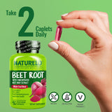 NATURELO cápsula abierta con polvo rojo de remolacha, energía natural