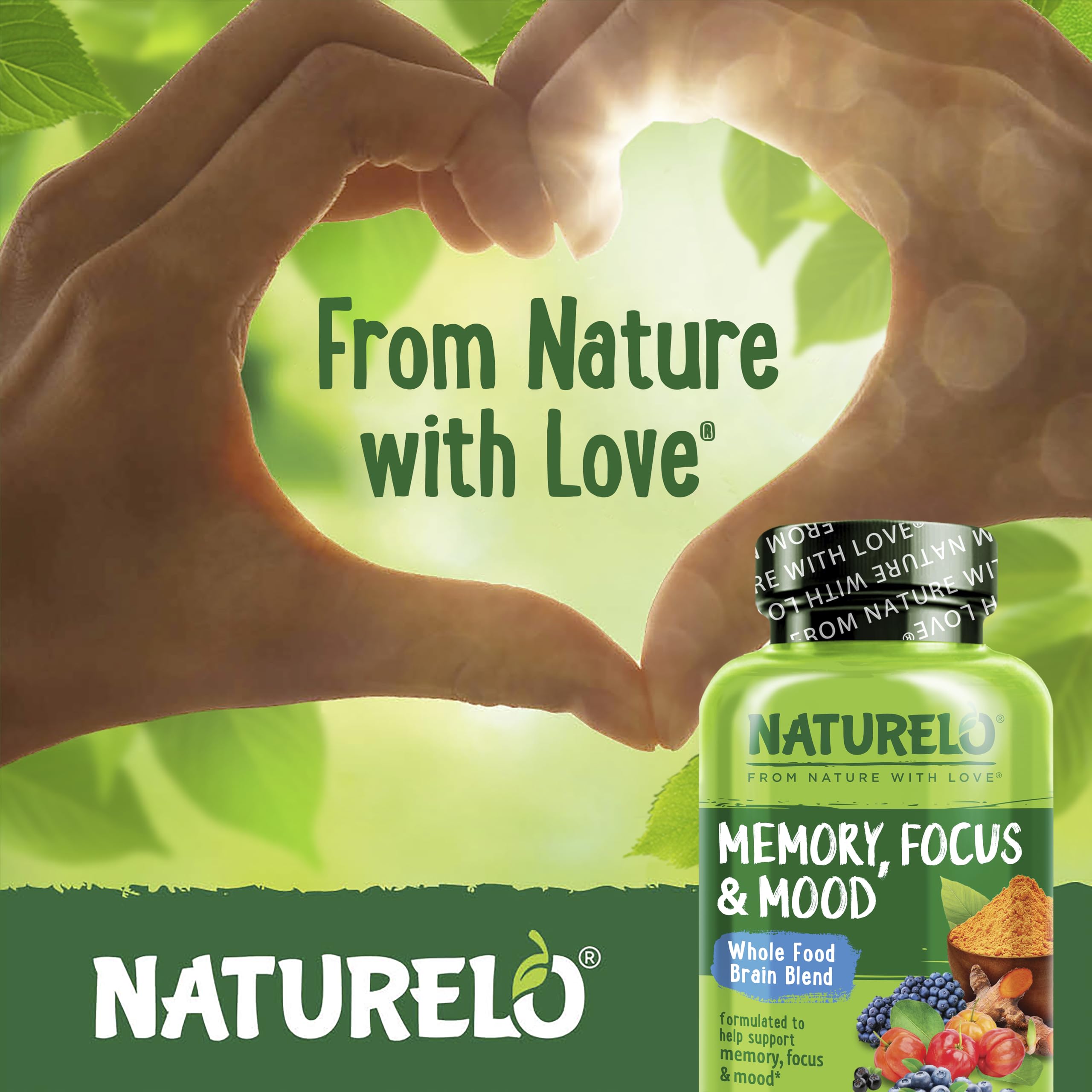 NATURELO cápsulas en la mano para comparar tamaño y facilidad de ingestión