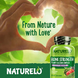 NATURELO suplemento en mano para mostrar tamaño y facilidad de toma