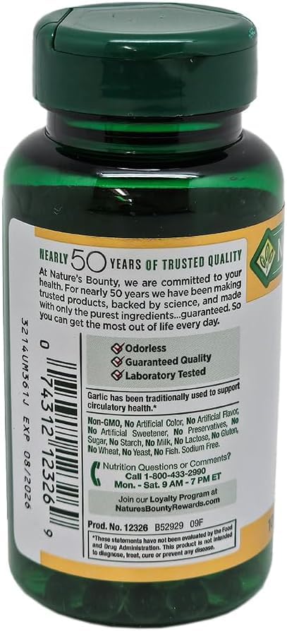 Nature's Bounty close-up de una softgel mostrando superficie y facilidad al tragar