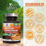 Nature's Nutrition cápsula en mano para comparar tamaño y dosificación