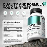 Nature's Pure Blend cápsulas en mano listos para preentreno y energía