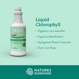 Nature's Sunshine clorofila vertida en vaso para beber, fácil mezcla y consumo diario