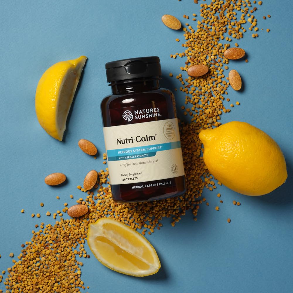Nature's Sunshine vista cercana de polvo herbal que sugiere ingredientes naturales