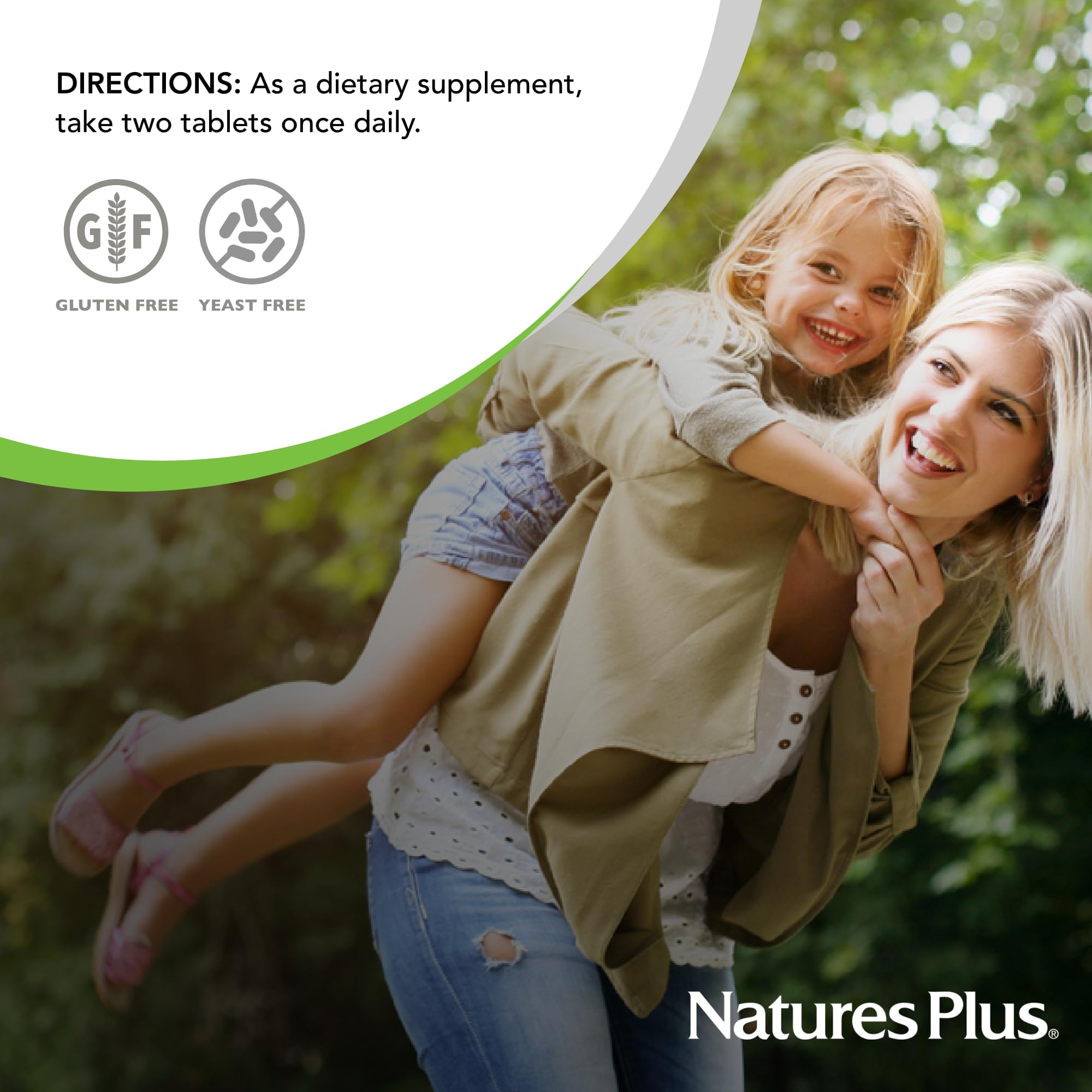 NaturesPlus mujer con cabello brillante usando el suplemento para mejorar aspecto
