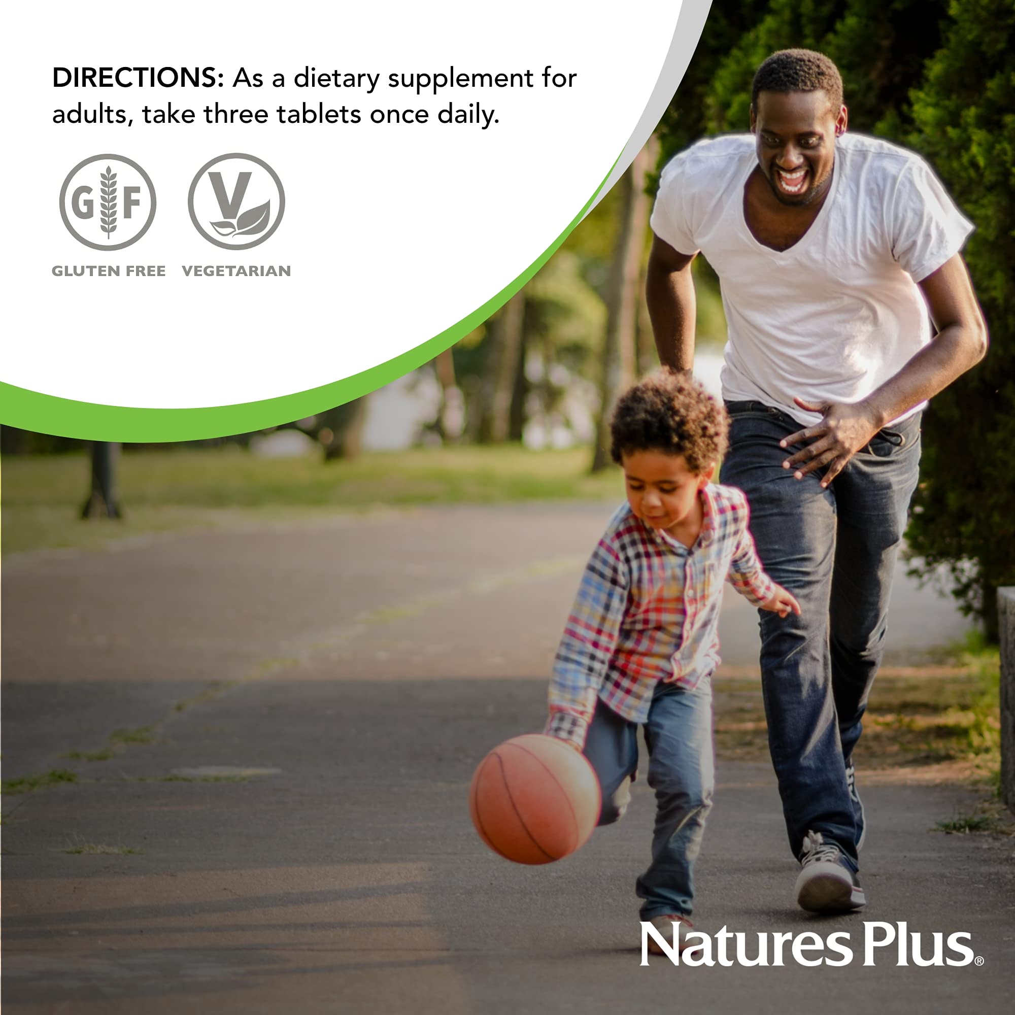 NaturesPlus Heartbeat tabletas en mano para comparar tamaño y dosificación