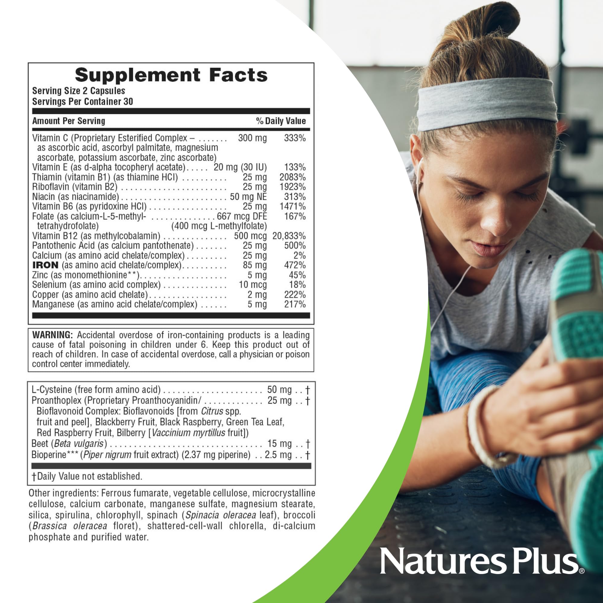 NaturesPlus cápsula en mano para comparar tamaño y facilidad